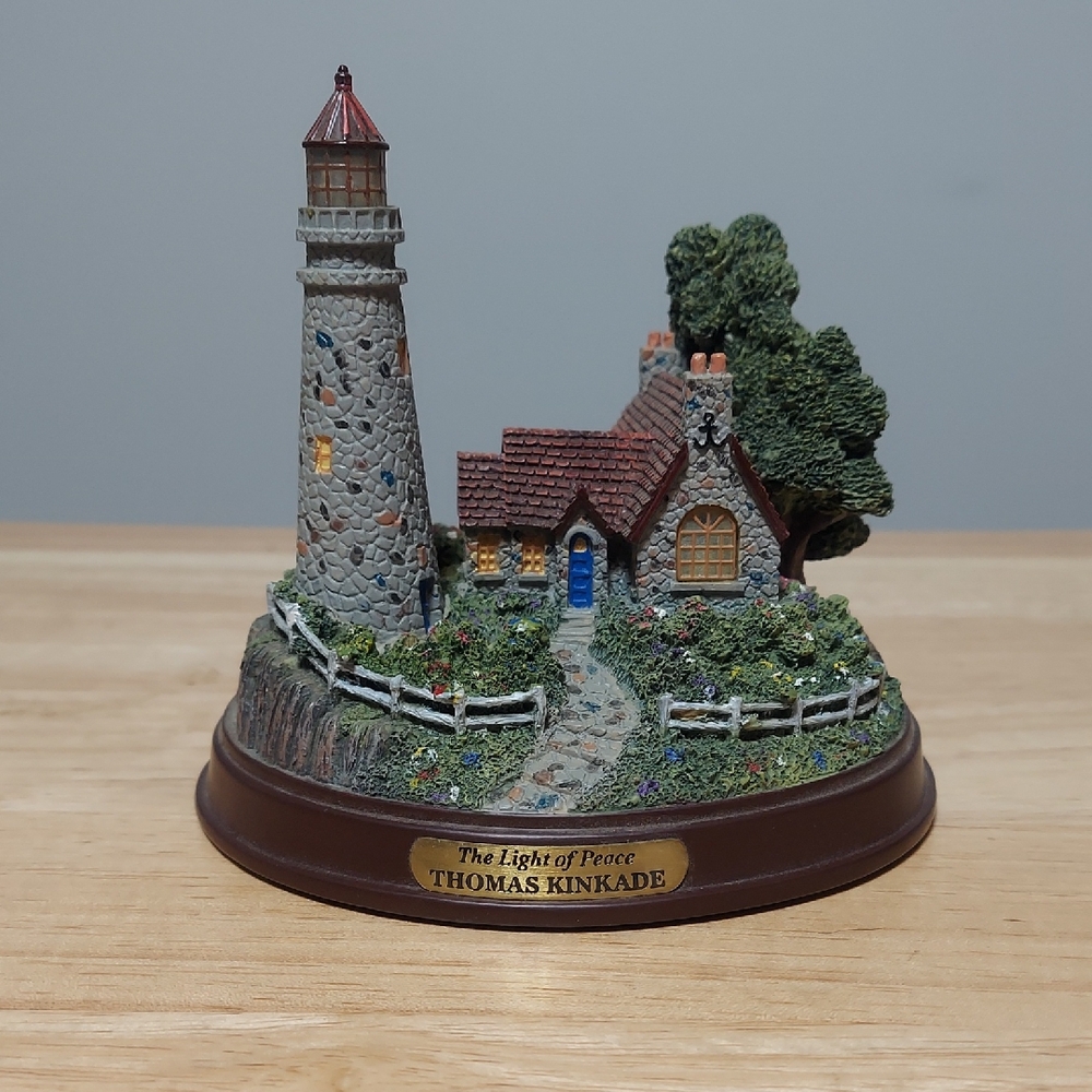 Thomas Kinkade "The Light Of Peace" Lighted Figure Memories Of Home Collection